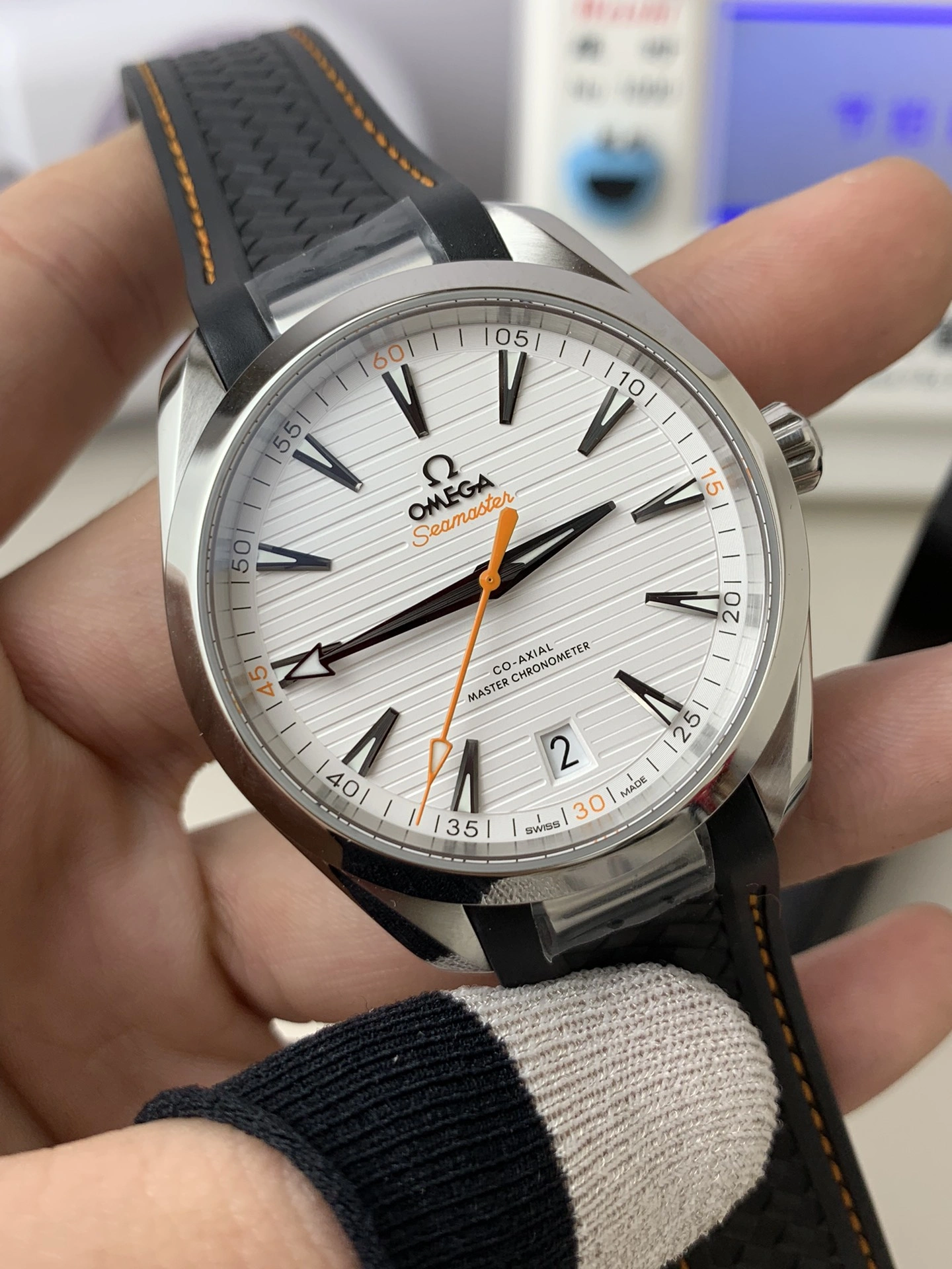 Neat CBD Factory Omega Seamaster Aqua Terra 150M 41mm White Dial Orange Rubber Strap (220.12.41.21.02.002) 1:1 Super Clone – DD8900 Movement 298